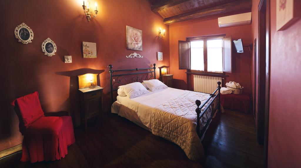 Al Vecchio Fontanile B&B ลาดิสโปลี ห้อง รูปภาพ